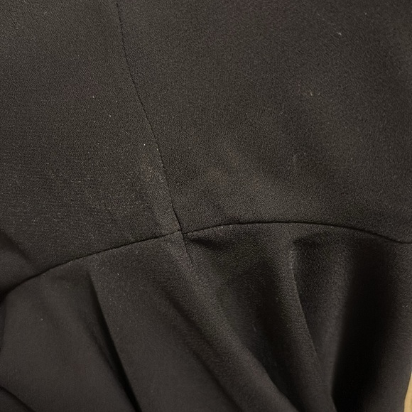 ⭐️3/$20 EXPRESS Navy Blue V-Neck Color Block Top - Picture 12 of 13